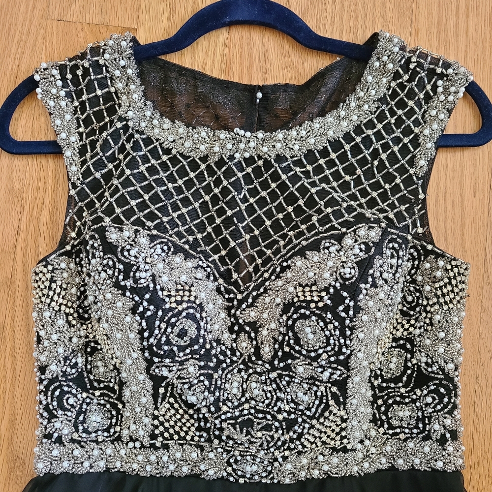 Gown - Picture 2 of 5
